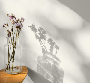 Blumenarrangement mit Schatten - Flowers N Joy